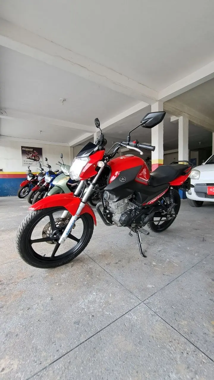 YAMAHA YBR 150 FACTOR ED FRENTE ESQUERDA